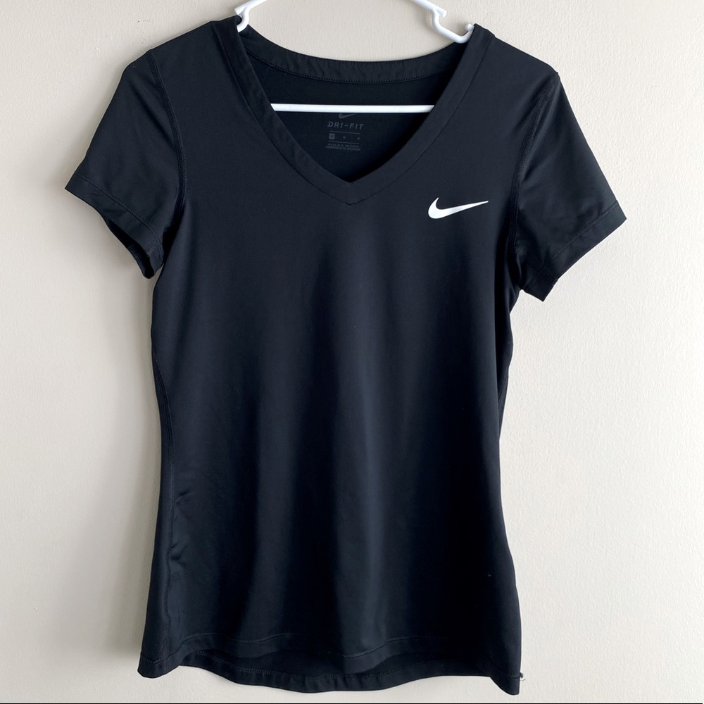 Nike Dri-Fit V-Neck Short-Sleeve Shirt, Medium